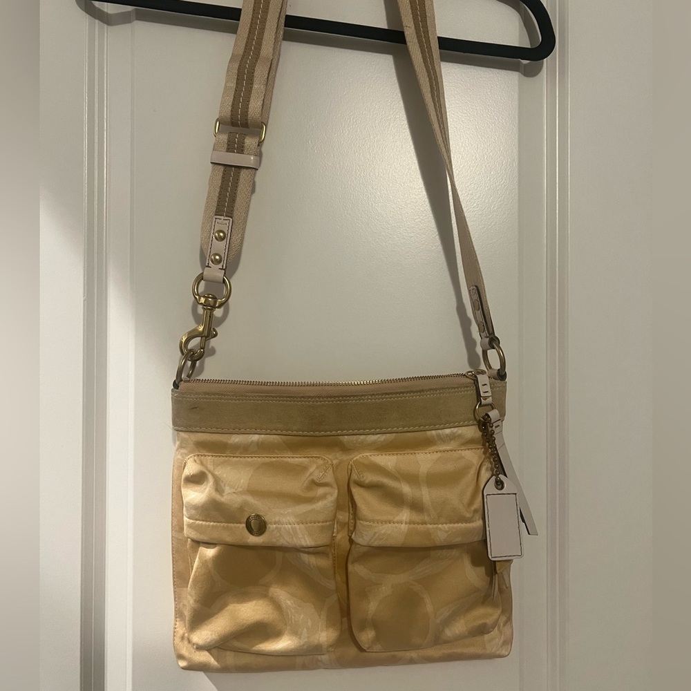 Vintage Coach jacquard canvas and leather crossbody